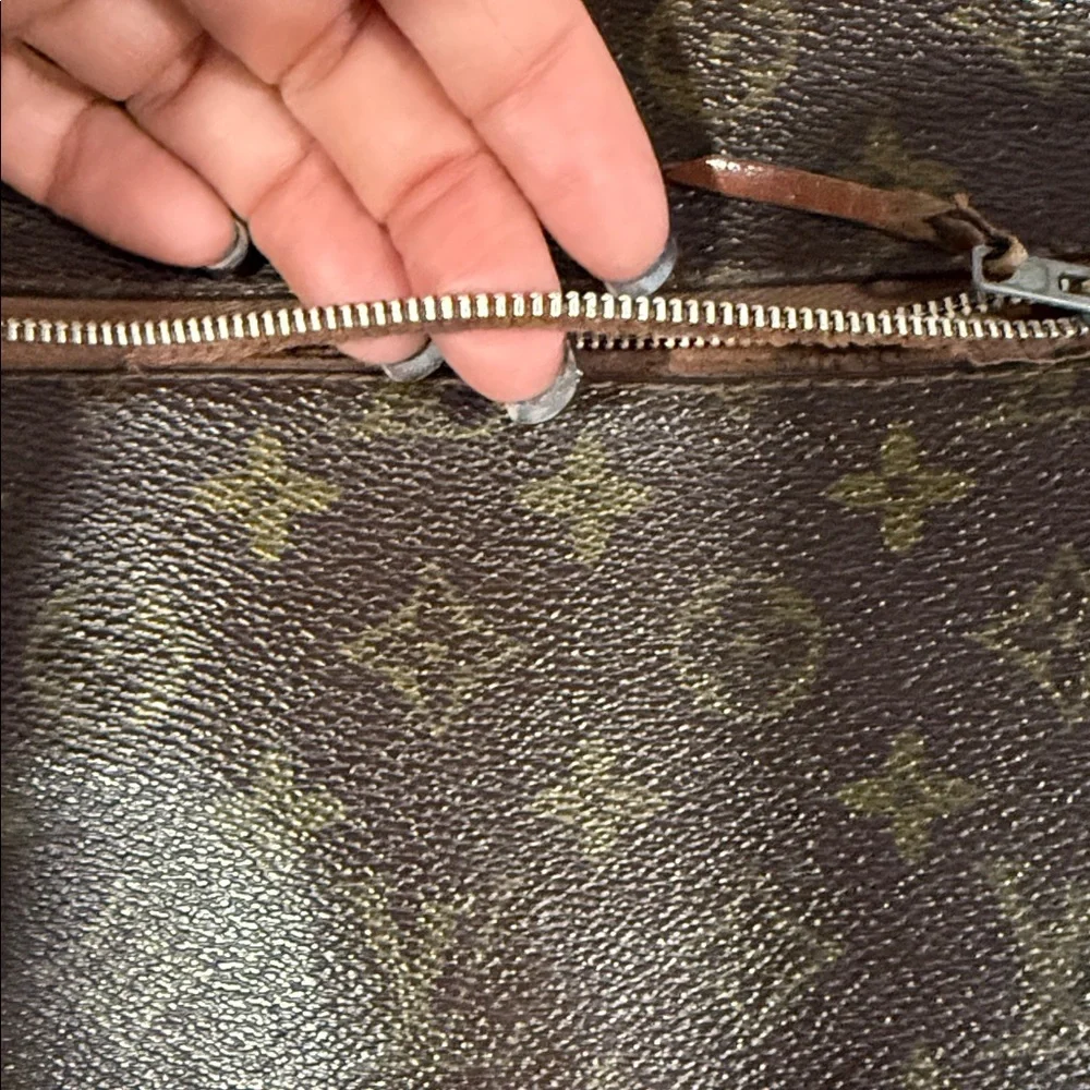 Louis Vuitton Brown Monogram Clutch - Picture 4 of 16